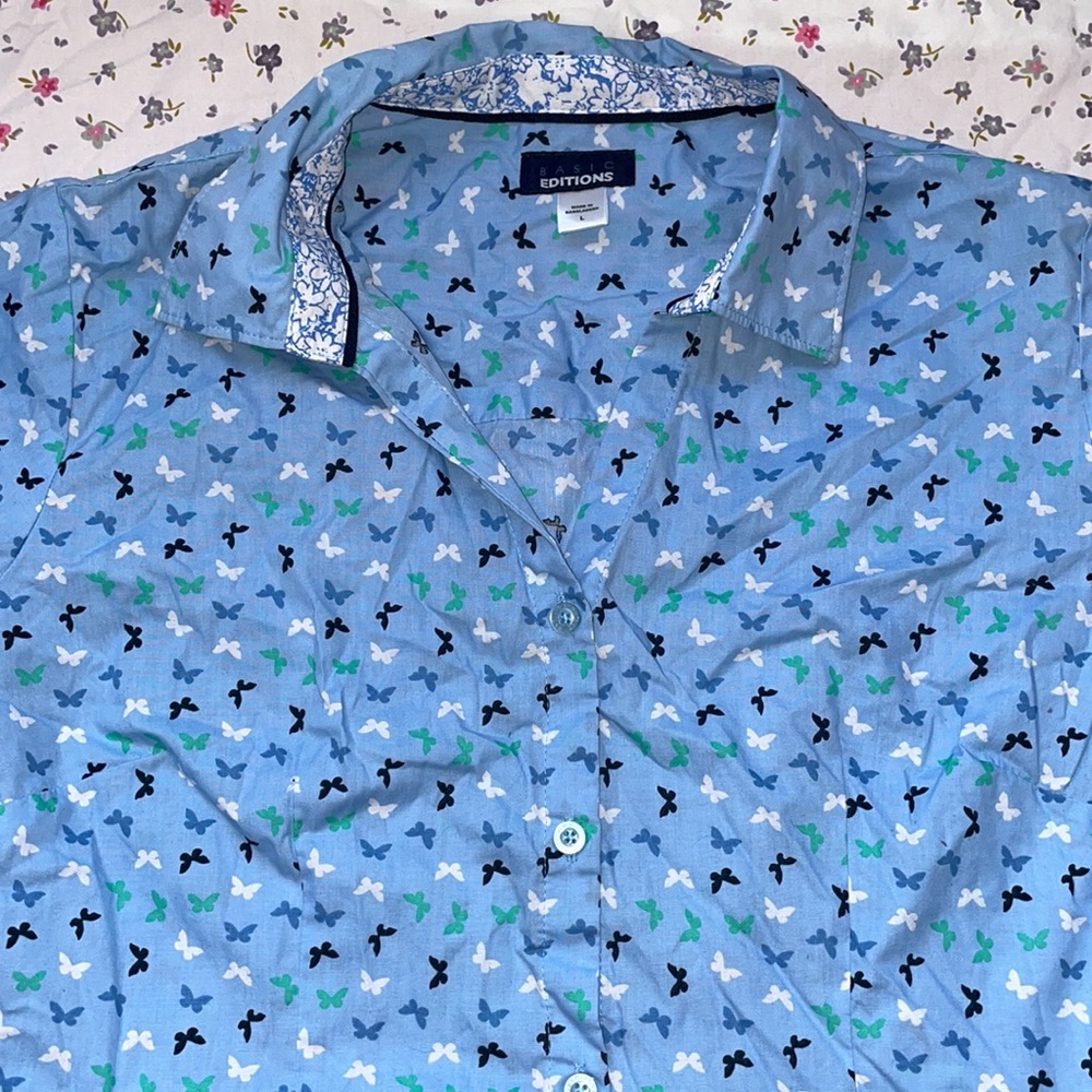 ⚡️⚡️Butterfly button down top - Picture 2 of 12